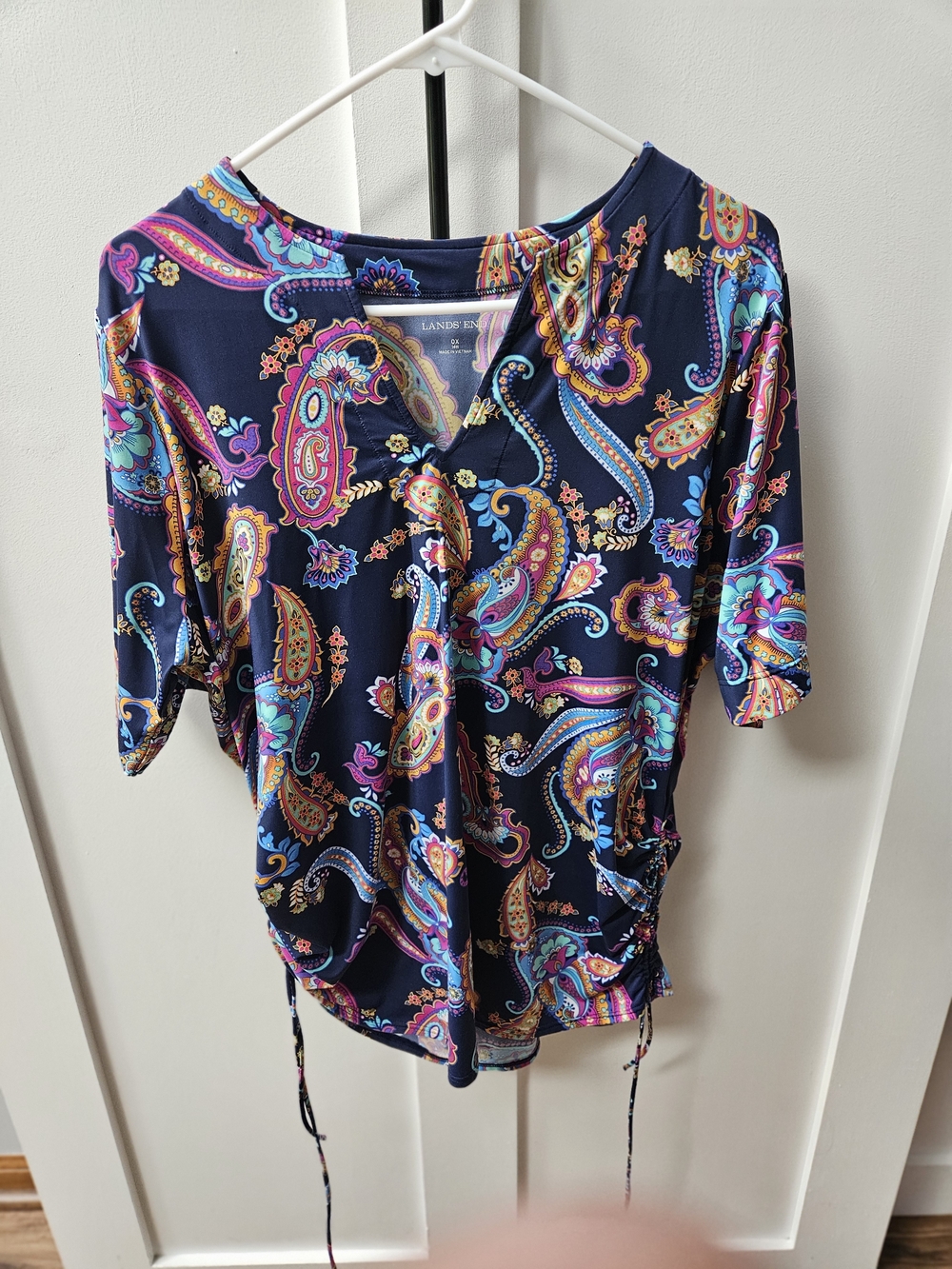Lands' End Navy Multicolor Paisley 3/4 Sleeve V-Notch Top - Picture 2 of 7